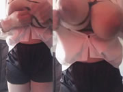 童顏巨乳網紅一隻小嚷嚷性感私拍流出爆乳誘惑讓你欲罷不能